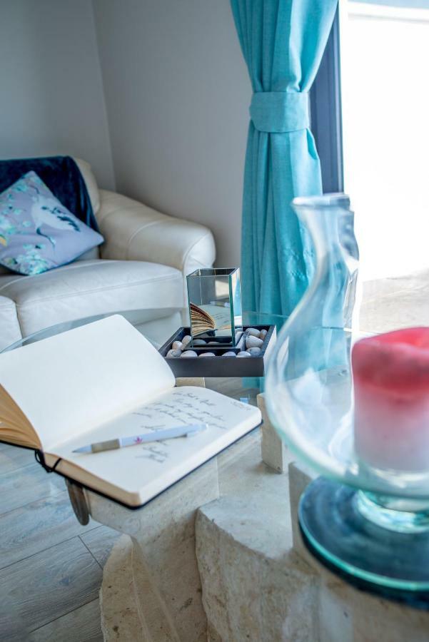 Beside The Sea & Minutes From Cliffs-Clahane Shore Lodge Liscannor Ngoại thất bức ảnh